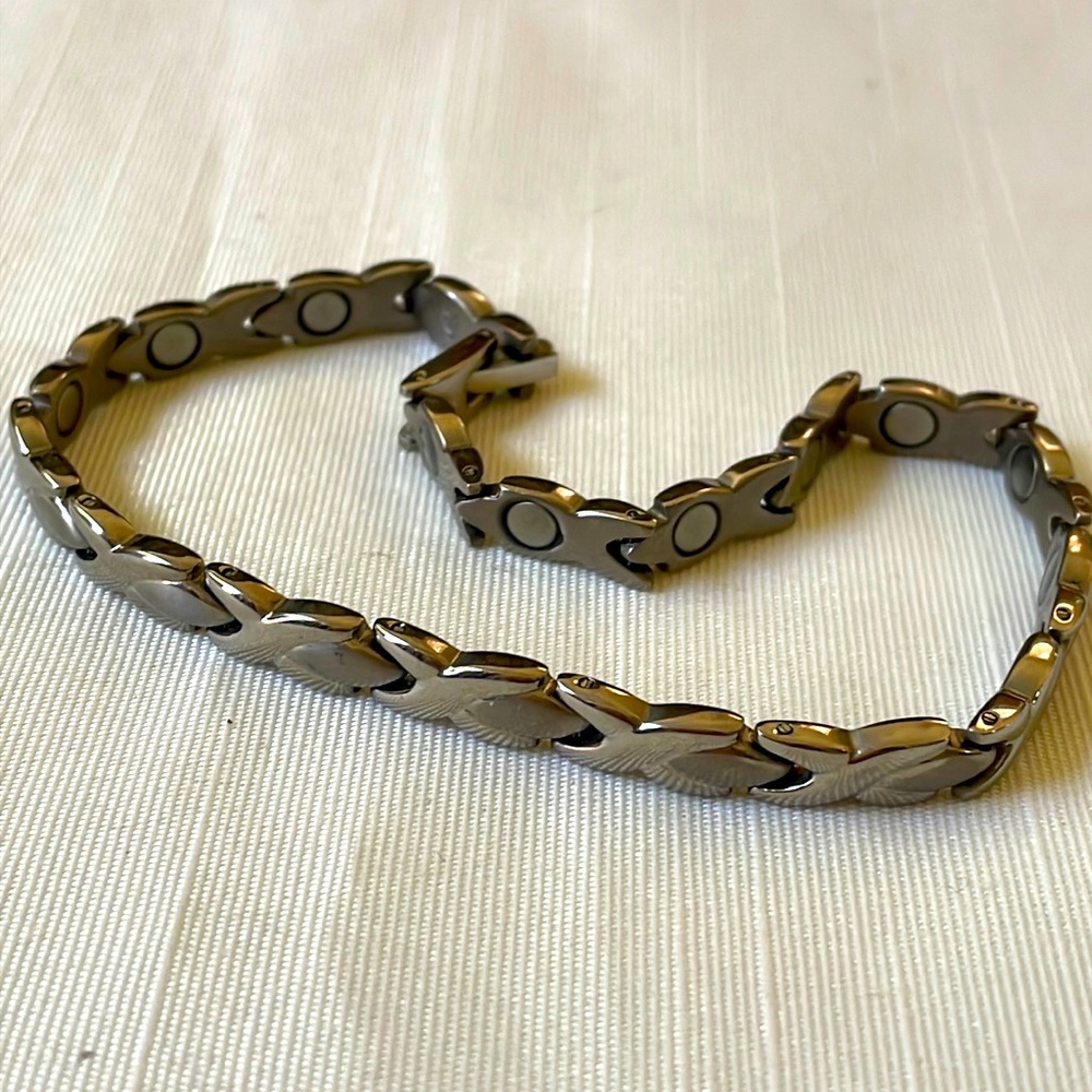 Men’s MSC titanium metal link bracelet magnetic adjustable 10.5” long